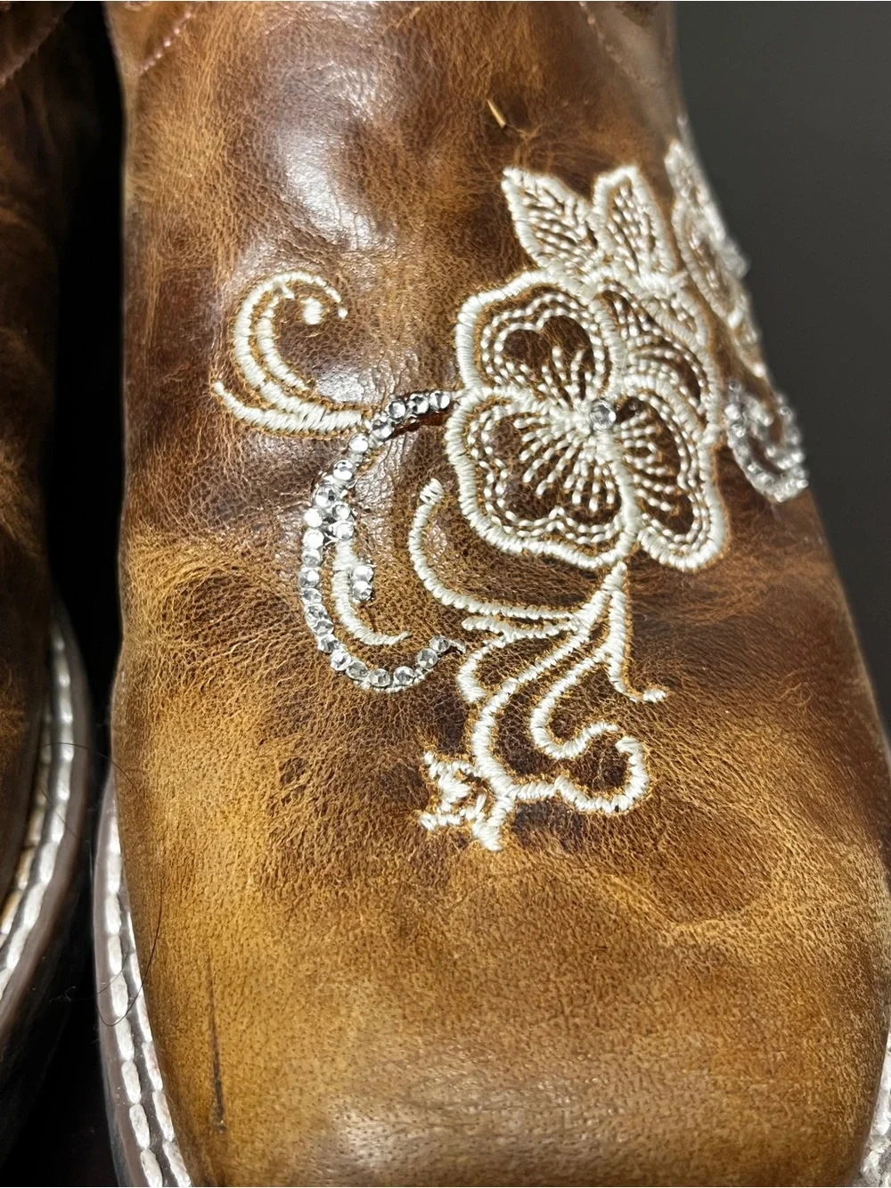 SHYANNE GIRLS' LITTLE LASY FLORAL EMBROIDERED WESTERN BOOTS - BROAD SQUARE TOE